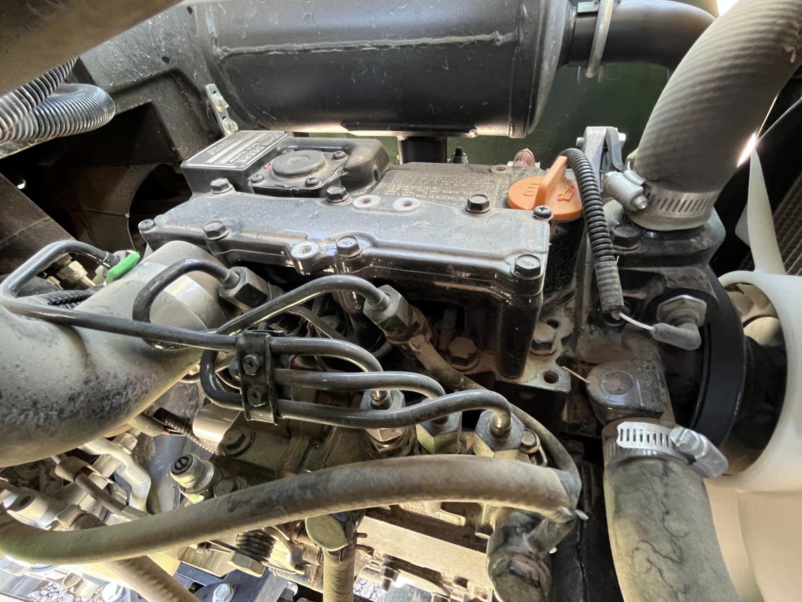 ./imagenes/INVOICE/2019/16954/TRACTOR JOHN DEERE 1023E (2).JPG